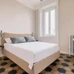 Apartament Bright 2br Near Arco Della Pace Mediolan