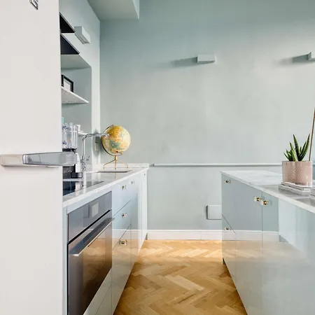 Bright 2br Near Arco Della Pace