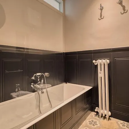 Bright 2br Steps From Arco Della Pace