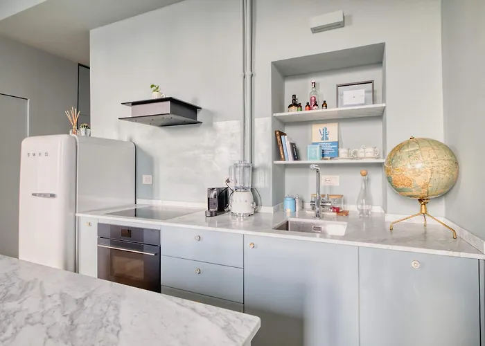 Bright 2br Near Arco Della Pace 아파트 *