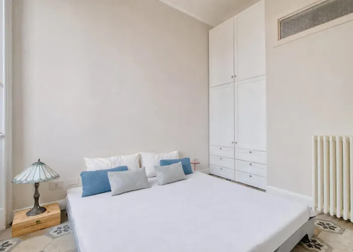 Bright 2br Near Arco Della Pace