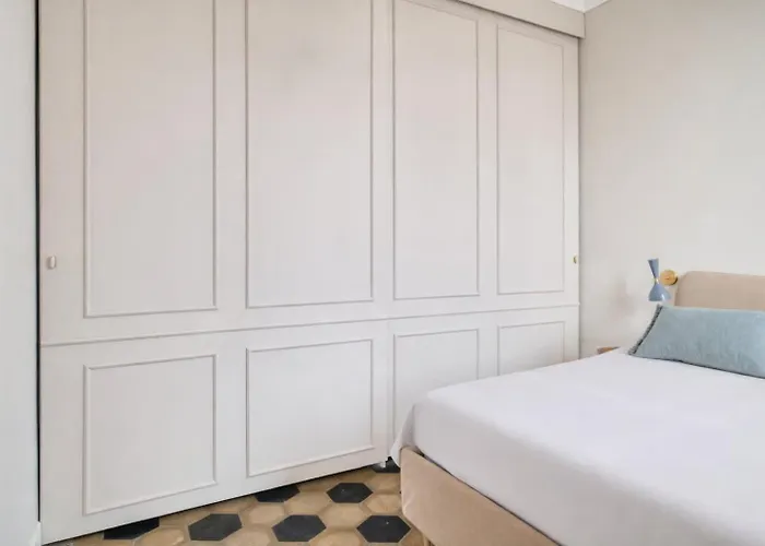 Bright 2br Near Arco Della Pace Milaan